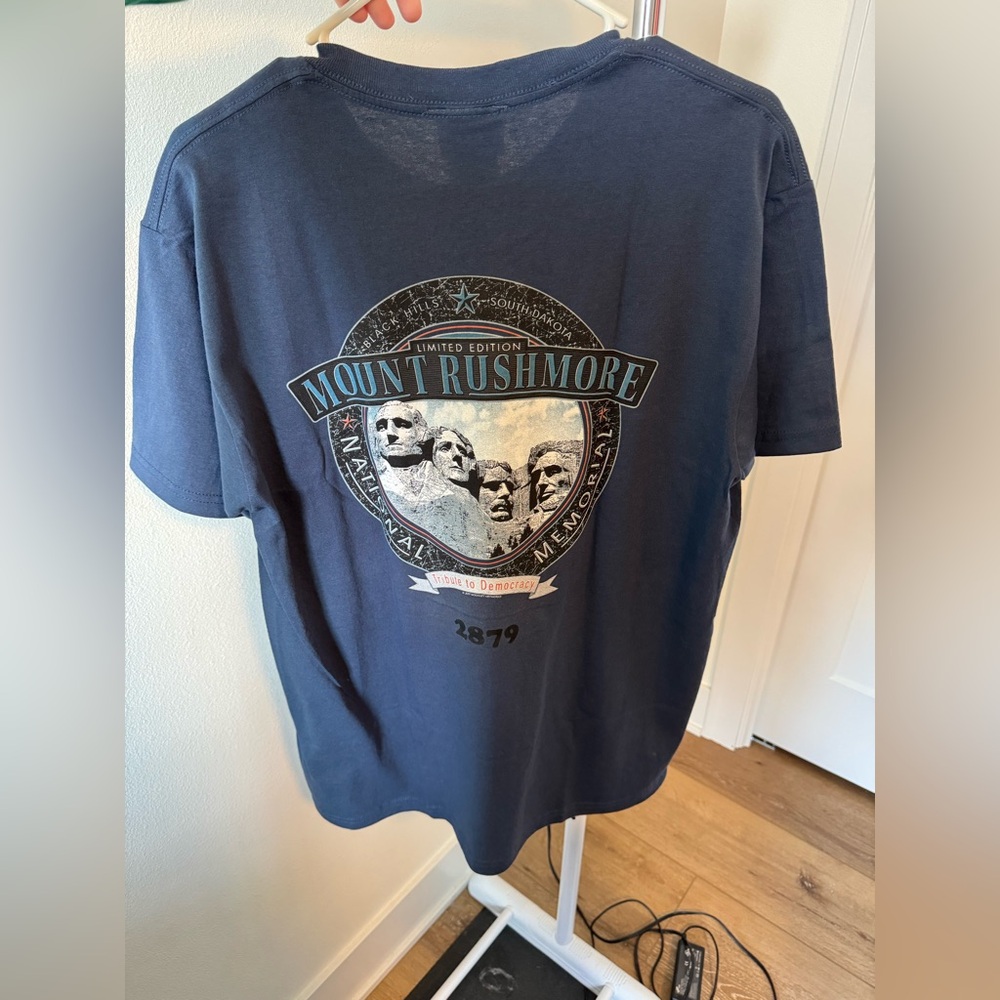 MT. RUSHMORE Official LIMITED EDITION 5000 USA Unisex T-Shirt Size large